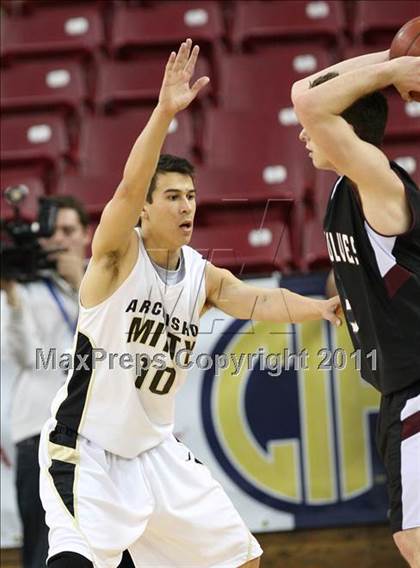 Thumbnail 3 in Archbishop Mitty vs. Woodcreek (CIF NorCal D2 Regional Final) photogallery.
