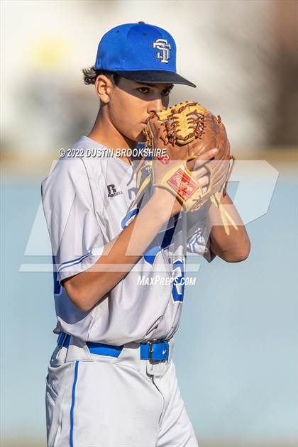 Thumbnail 3 in Sierra vs. Livingston photogallery.