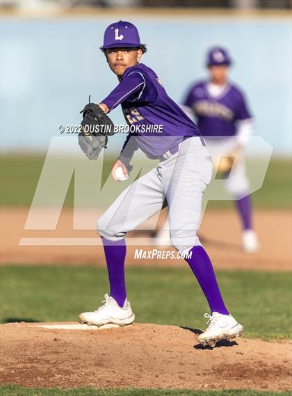 Thumbnail 1 in Sierra vs. Livingston photogallery.