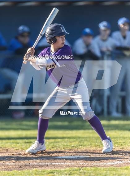 Thumbnail 3 in Sierra vs. Livingston photogallery.