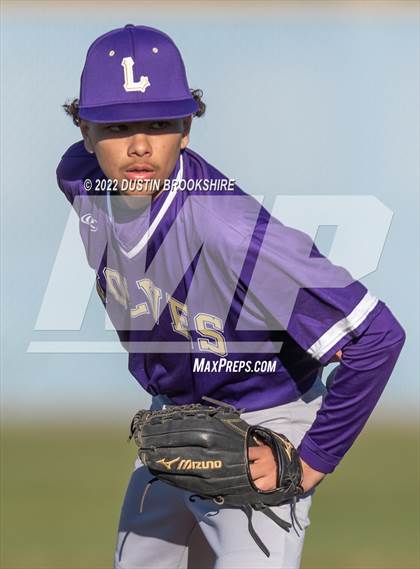 Thumbnail 2 in Sierra vs. Livingston photogallery.