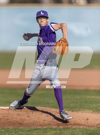Thumbnail 3 in Sierra vs. Livingston photogallery.