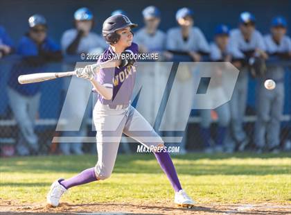 Thumbnail 1 in Sierra vs. Livingston photogallery.