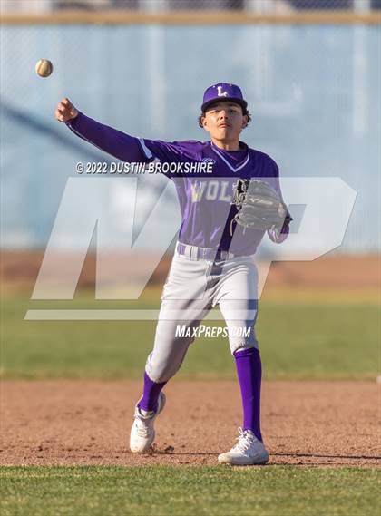 Thumbnail 1 in Sierra vs. Livingston photogallery.