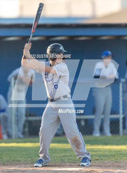 Thumbnail 2 in Sierra vs. Livingston photogallery.