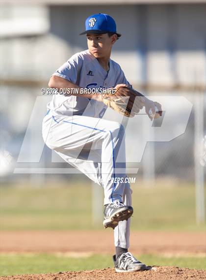 Thumbnail 2 in Sierra vs. Livingston photogallery.