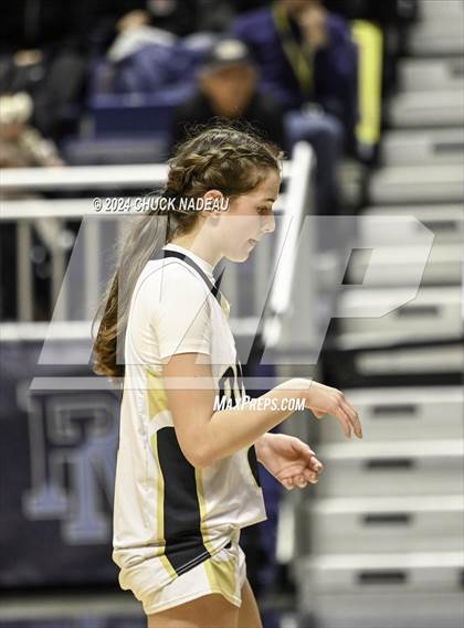 Thumbnail 1 in North Kingstown vs. Moses Brown (RIIL Semifinal) photogallery.