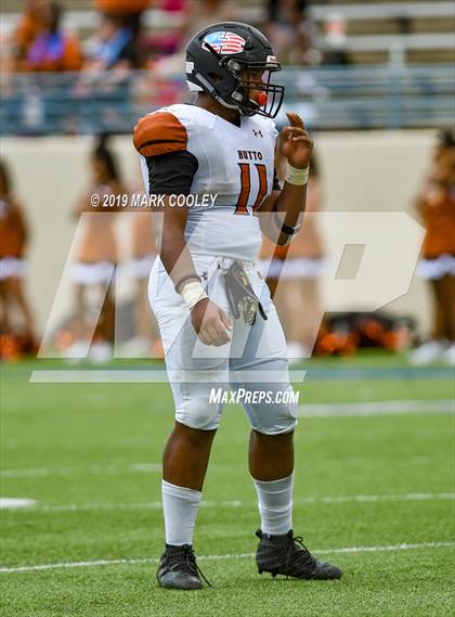 Thumbnail 2 in West Mesquite vs. Hutto photogallery.