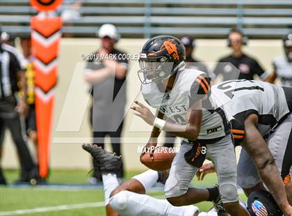 Thumbnail 2 in West Mesquite vs. Hutto photogallery.