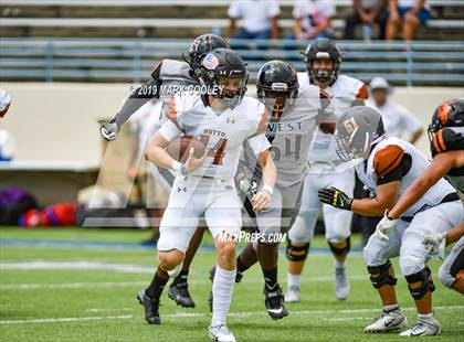 Thumbnail 3 in West Mesquite vs. Hutto photogallery.