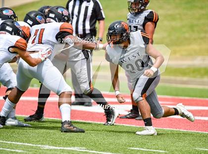 Thumbnail 2 in West Mesquite vs. Hutto photogallery.