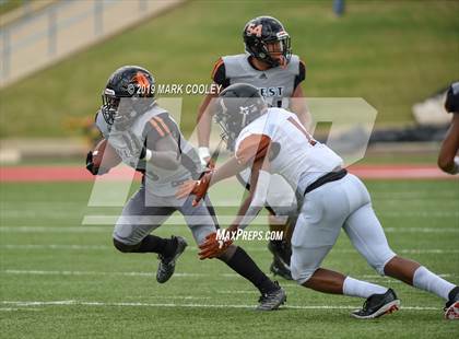 Thumbnail 2 in West Mesquite vs. Hutto photogallery.