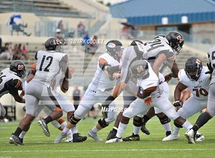 Thumbnail 2 in West Mesquite vs. Hutto photogallery.