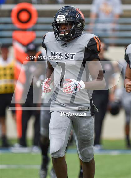 Thumbnail 3 in West Mesquite vs. Hutto photogallery.
