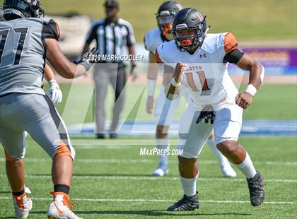 Thumbnail 1 in West Mesquite vs. Hutto photogallery.