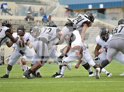 Thumbnail 1 in West Mesquite vs. Hutto photogallery.