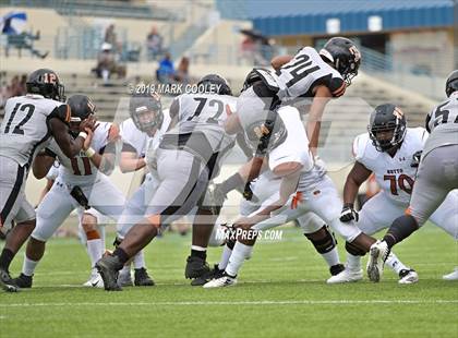 Thumbnail 2 in West Mesquite vs. Hutto photogallery.