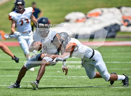 Thumbnail 3 in West Mesquite vs. Hutto photogallery.