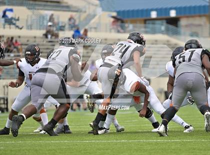 Thumbnail 2 in West Mesquite vs. Hutto photogallery.