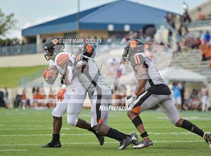 Thumbnail 2 in West Mesquite vs. Hutto photogallery.