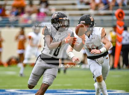 Thumbnail 3 in West Mesquite vs. Hutto photogallery.