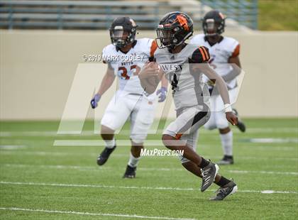 Thumbnail 2 in West Mesquite vs. Hutto photogallery.
