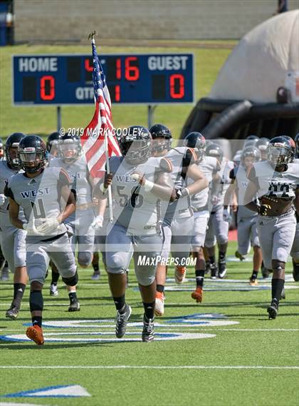 Thumbnail 1 in West Mesquite vs. Hutto photogallery.