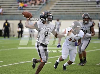 Thumbnail 1 in West Mesquite vs. Hutto photogallery.