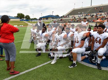 Thumbnail 2 in West Mesquite vs. Hutto photogallery.