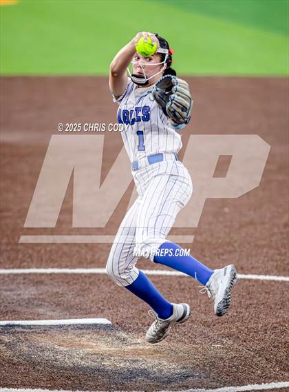 Thumbnail 3 in Barbers Hill vs. Angleton (UIL Softball 5A Region 3 Finals) photogallery.