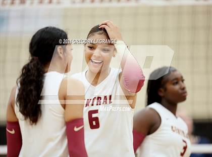 Thumbnail 1 in Bell vs Keller Central photogallery.
