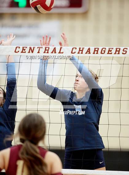 Thumbnail 3 in Bell vs Keller Central photogallery.