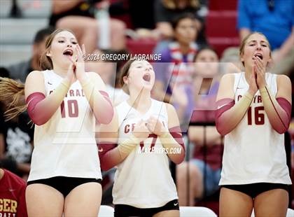 Thumbnail 2 in Bell vs Keller Central photogallery.