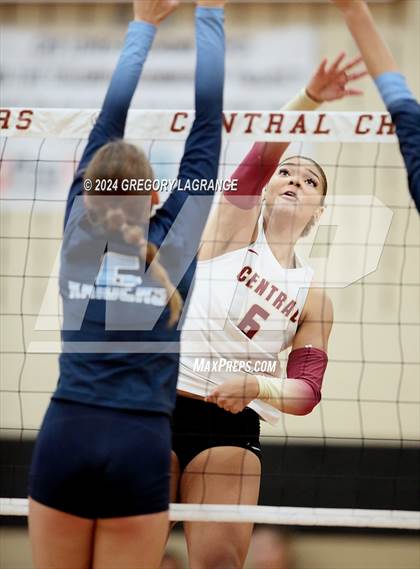 Thumbnail 1 in Bell vs Keller Central photogallery.