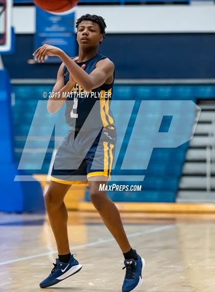Thumbnail 3 in Cape Fear vs. Westover (Cumberland County Holiday Classic - Len Maness Championship) photogallery.
