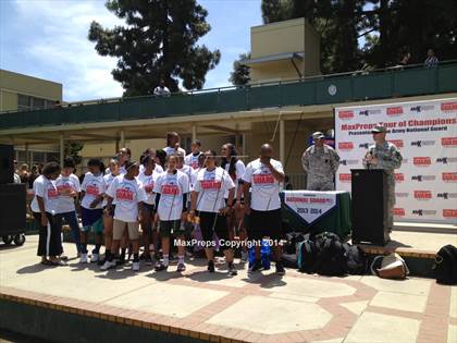 Thumbnail 3 in Long Beach Poly TOC Ceremony photogallery.