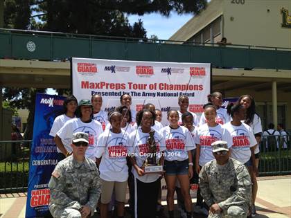 Thumbnail 2 in Long Beach Poly TOC Ceremony photogallery.