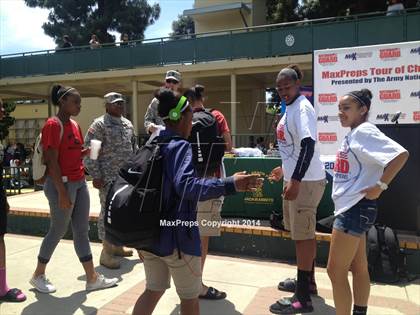 Thumbnail 2 in Long Beach Poly TOC Ceremony photogallery.