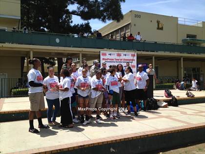 Thumbnail 2 in Long Beach Poly TOC Ceremony photogallery.