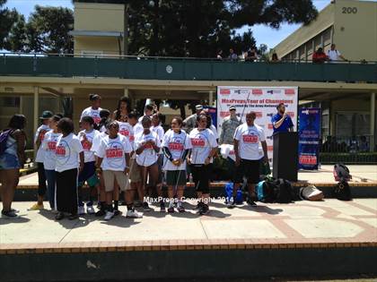Thumbnail 3 in Long Beach Poly TOC Ceremony photogallery.