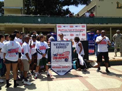Thumbnail 3 in Long Beach Poly TOC Ceremony photogallery.
