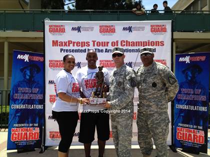Thumbnail 2 in Long Beach Poly TOC Ceremony photogallery.