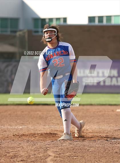 Thumbnail 2 in Olentangy vs. Marysville (OHSAA D1 District Final) photogallery.