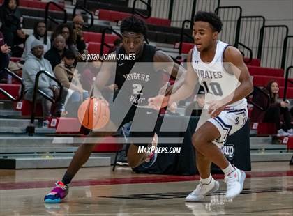 Thumbnail 2 in Seton Hall Prep vs. Rutgers Prep (HoopGroup NJ Tip Off Classic) photogallery.