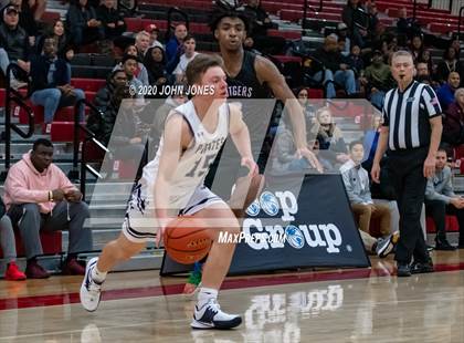 Thumbnail 2 in Seton Hall Prep vs. Rutgers Prep (HoopGroup NJ Tip Off Classic) photogallery.