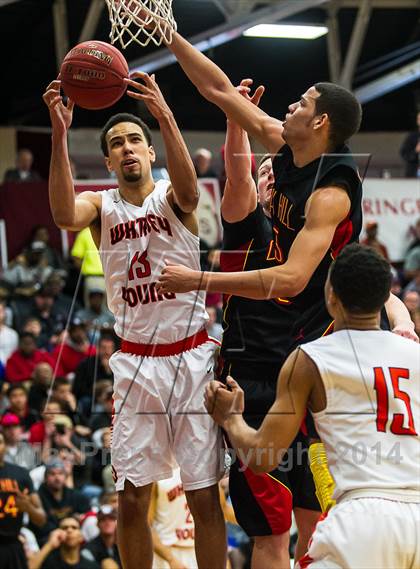 Thumbnail 3 in Whitney Young vs. Oak Hill Academy (Spalding Hoophall Classic) photogallery.