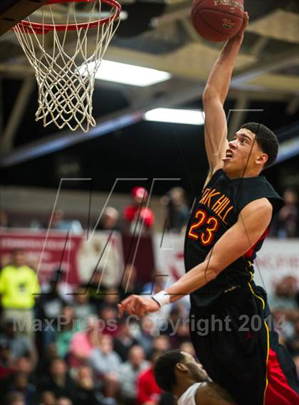 Thumbnail 2 in Whitney Young vs. Oak Hill Academy (Spalding Hoophall Classic) photogallery.