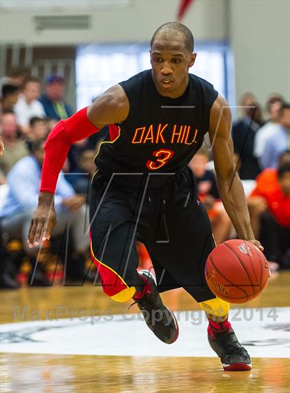 Thumbnail 1 in Whitney Young vs. Oak Hill Academy (Spalding Hoophall Classic) photogallery.