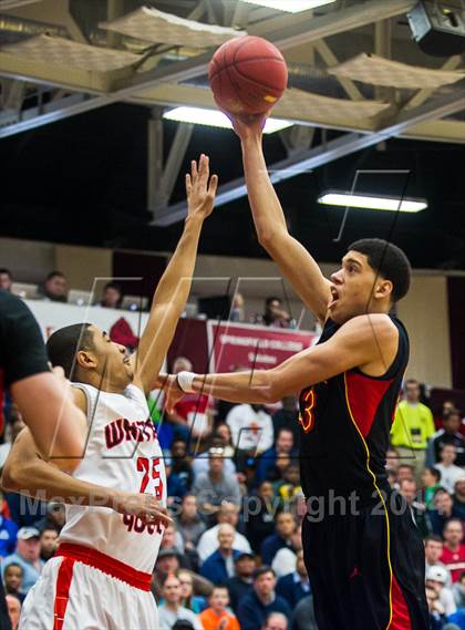 Thumbnail 2 in Whitney Young vs. Oak Hill Academy (Spalding Hoophall Classic) photogallery.
