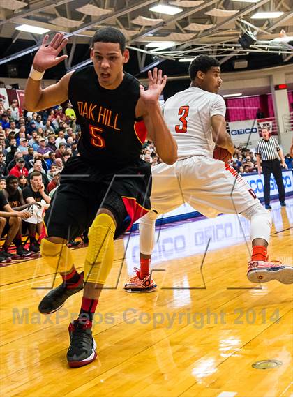 Thumbnail 3 in Whitney Young vs. Oak Hill Academy (Spalding Hoophall Classic) photogallery.